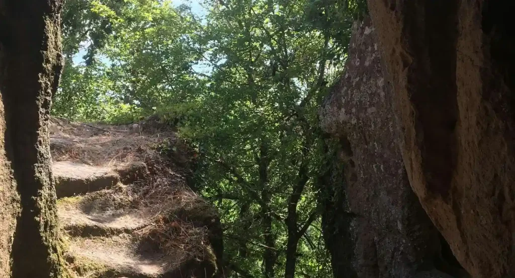 Trekking guiado na cidade perdida de Vitozza — Sorano