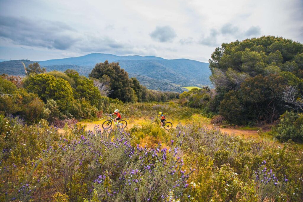 Fuga selvaggia in mountain bike elettrica autonoma a Punta Ala — Castiglione della Pescaia