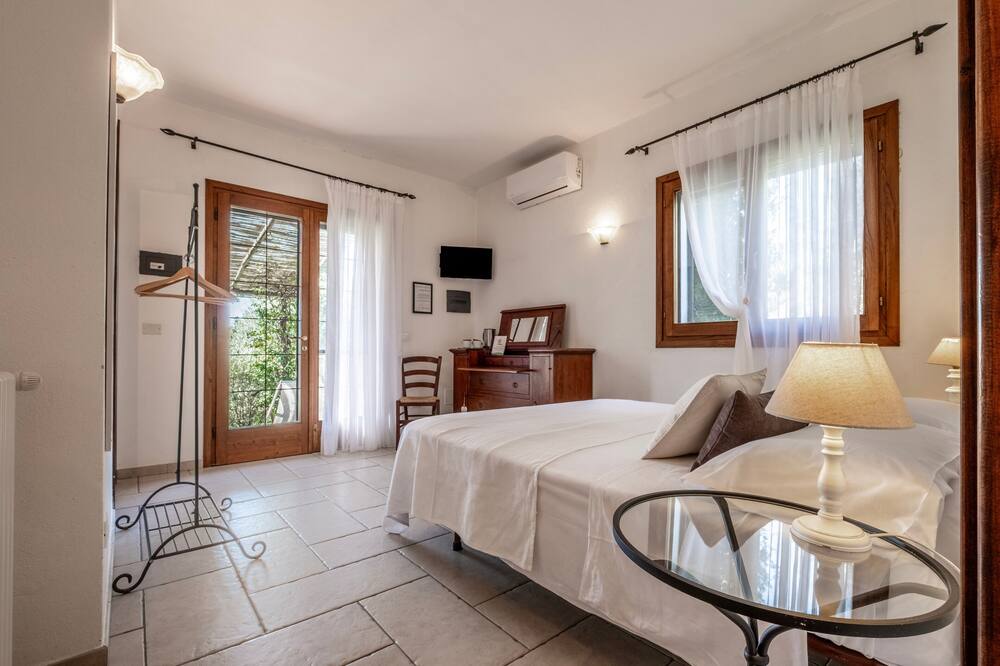 Appartamento 'Agriturismo Vallerana Il Noce' con Terrazza Privata, Wi-Fi e Aria Condizionata — Capalbio, Maremma Toscana