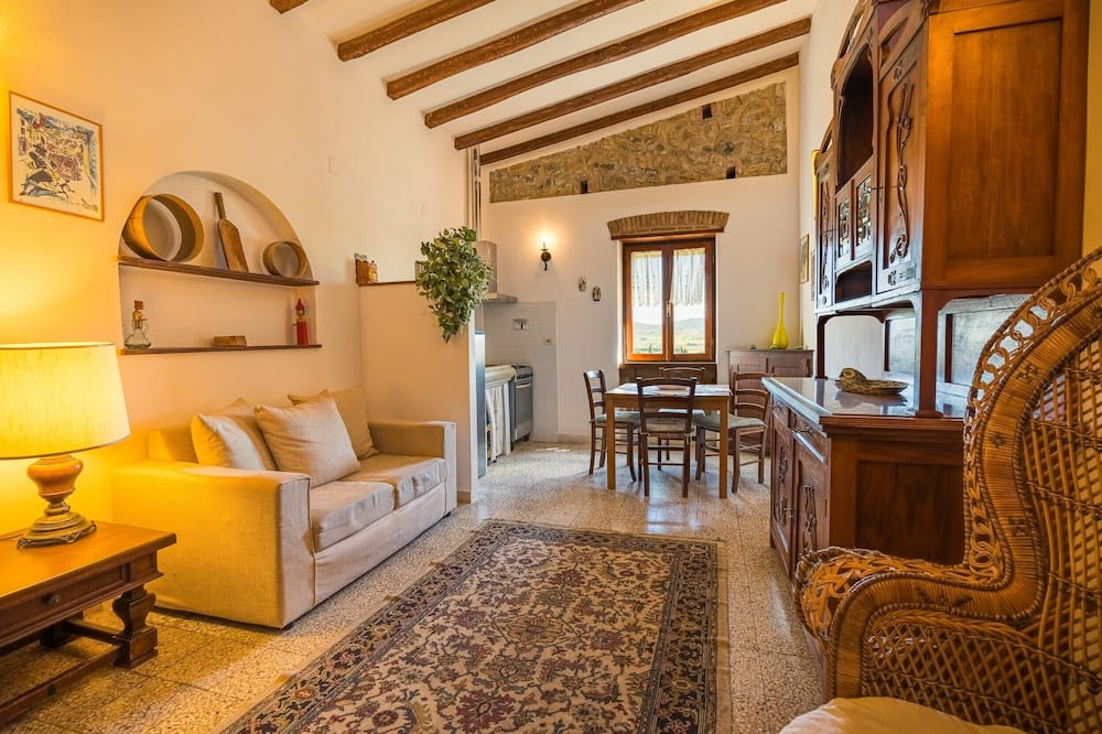 Enrica - Agriturismo La Valentina del Biozzi in the Heart of Maremma Park — Fonteblanda, Maremma Toscana