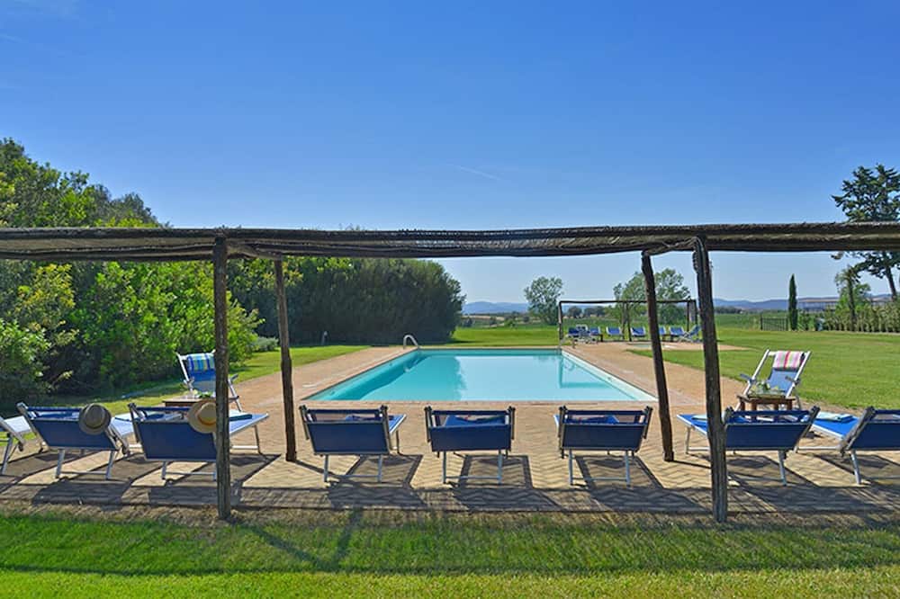 Apartment in Pescia Romana