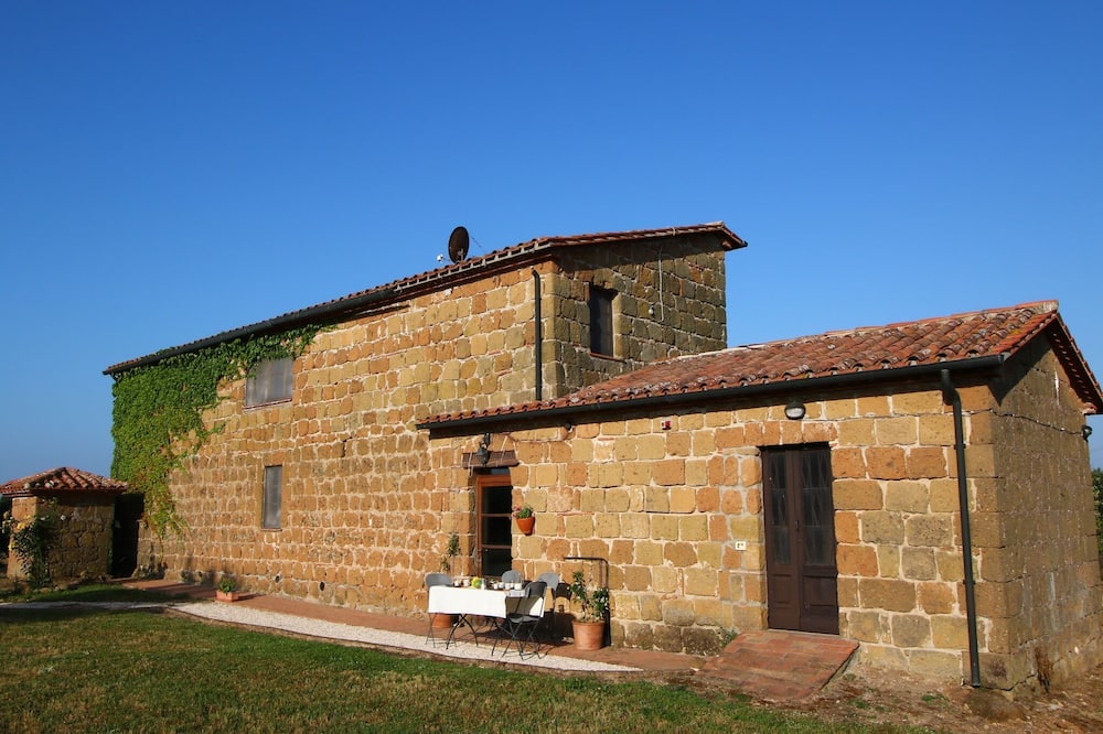Unique Sorano Stay with Pool