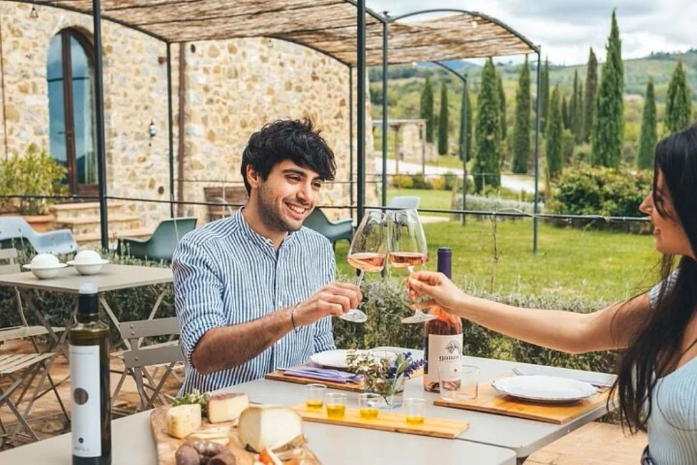 Jantar de 3 pratos com vinhos no restaurante Podere Montale em Val D'Orcia — Seggiano