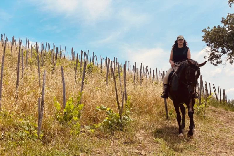 Ausritt zu Pferd und Weinverkostung oder Picknick in der Fattoria La Maliosa — Manciano