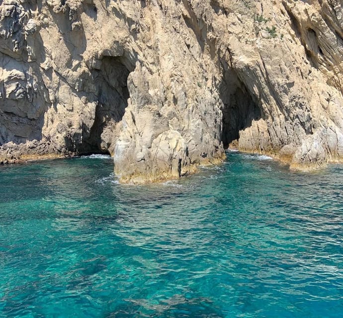 Elba Island: guided boat excursion to the Pomonte wreck and the Blue Grotto — Marina di Campo