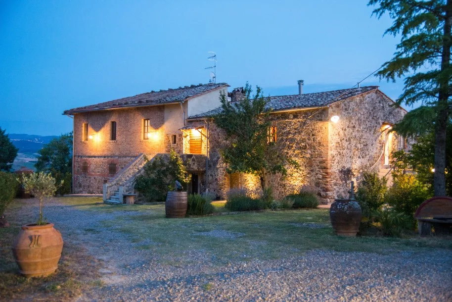 Besichtigung und Verkostung im Land des Brunello in der Tenuta Pian delle Ginestre — Montalcino