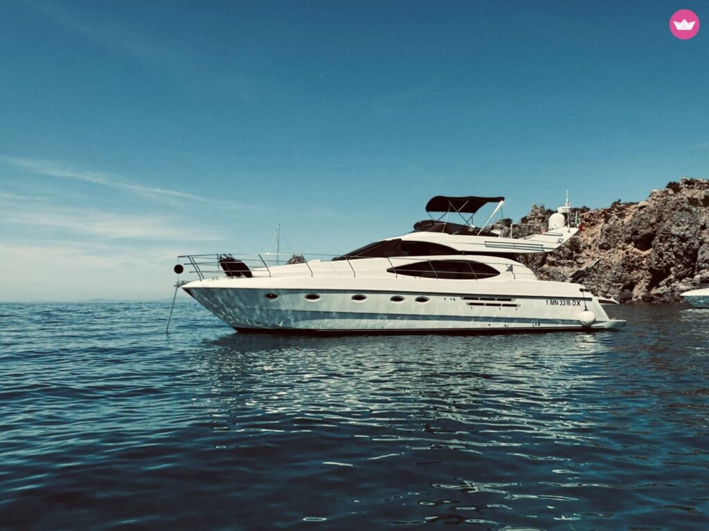 Azimut 52 en Porto Santo Stefano — Porto Santo Stefano