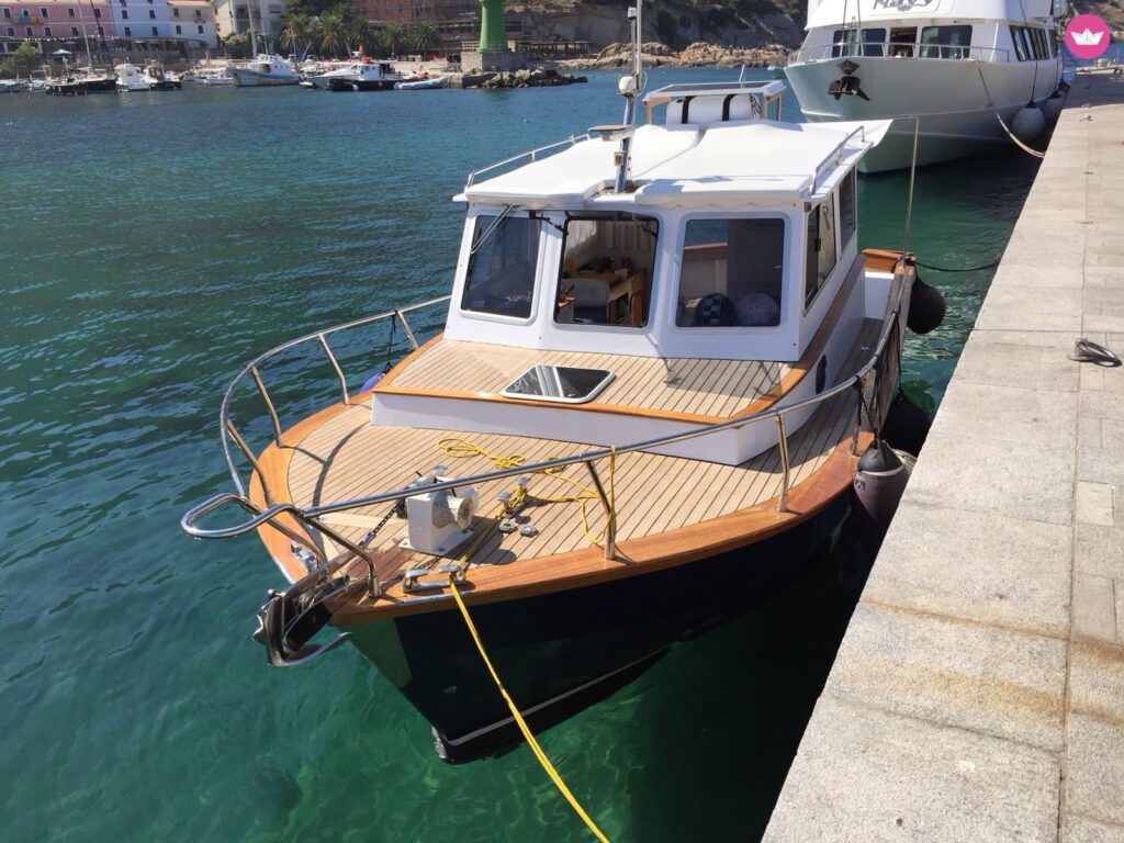 Ballini gozzo avec skipper à Porto Santo Stefano — Porto Santo Stefano