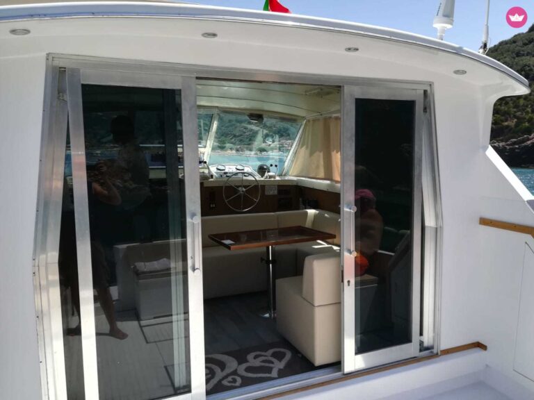 BERTRAM 35 ze sternikiem w Porto Santo Stefano
