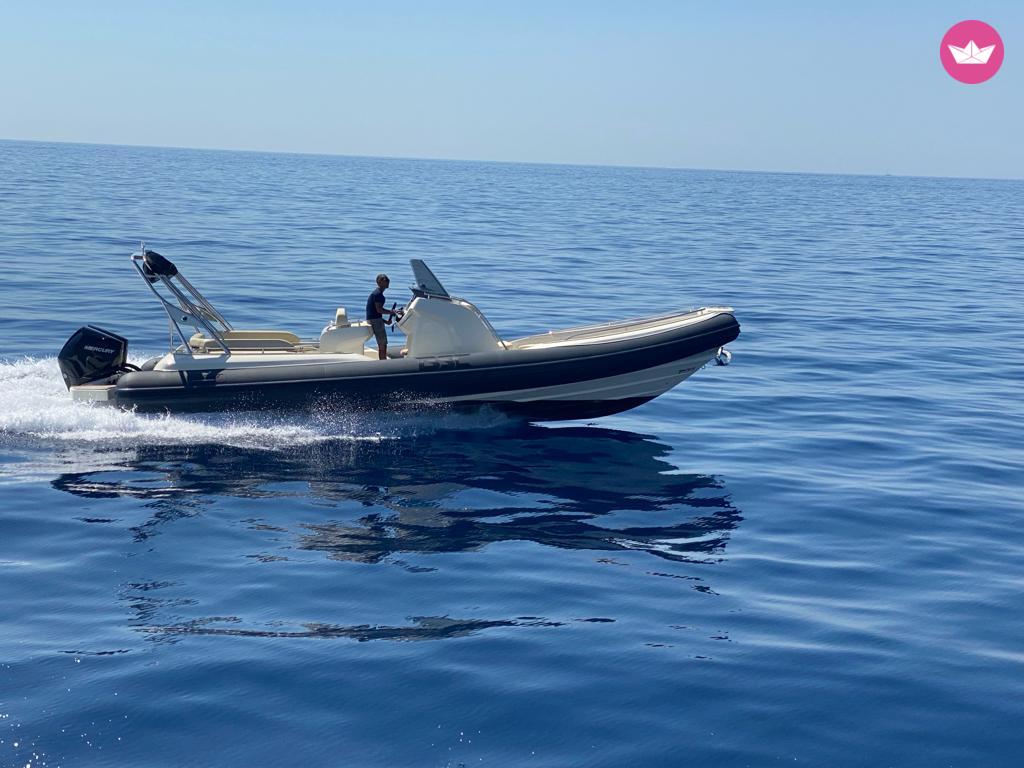 BSC 100 com skipper em Porto Santo Stefano — Porto Santo Stefano