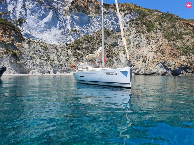 Dufour 445 Grand Large mit Skipper in Porto Santo Stefano