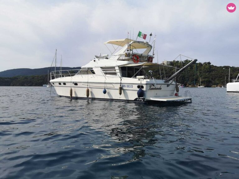 Fairline Fly 50 in Follonica