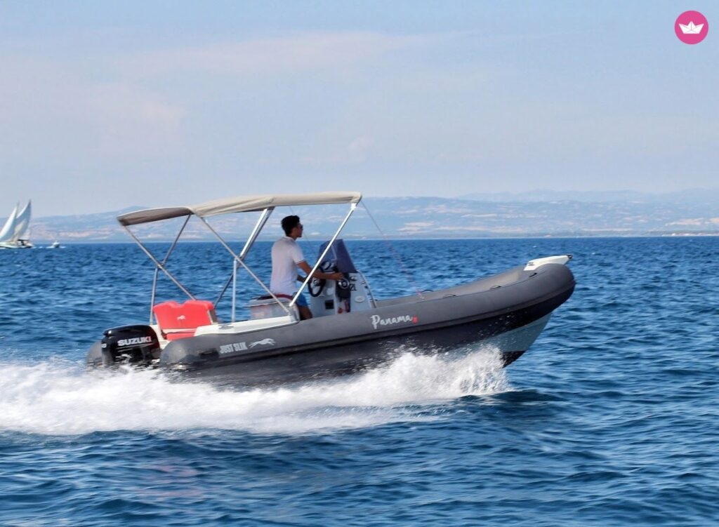 Just Silk Panama 18 TYPE VII (2) sem licença em Porto Santo Stefano — Porto Santo Stefano