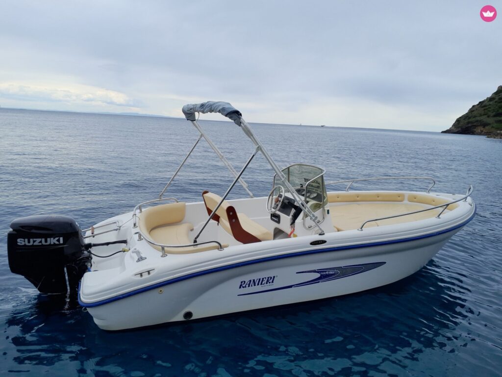 Ranieri Azzurra limited edition bez patentu w Porto Ercole — Porto Ercole