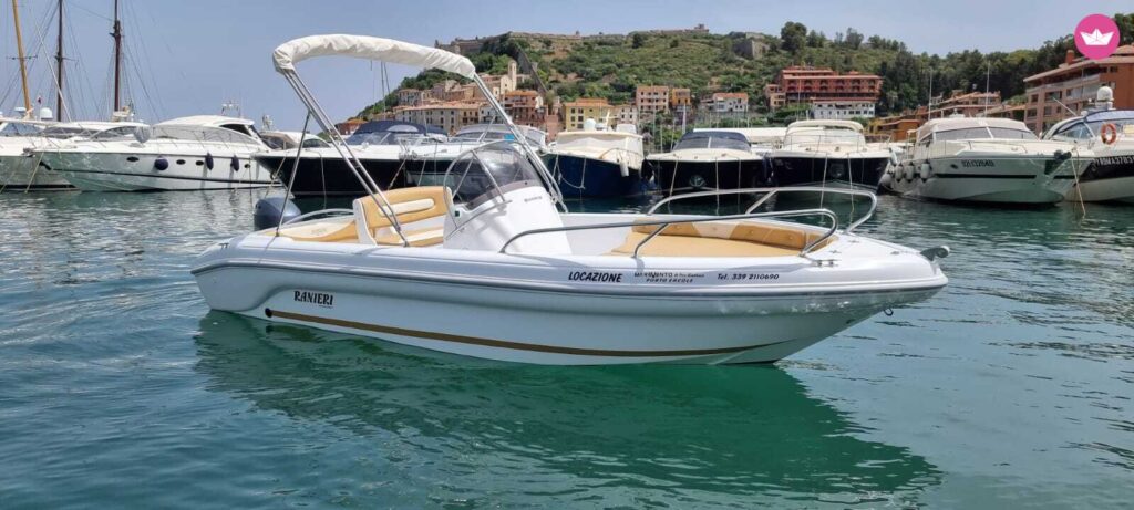 Ranieri Shark 19 sans permis à Porto Ercole — Porto Ercole